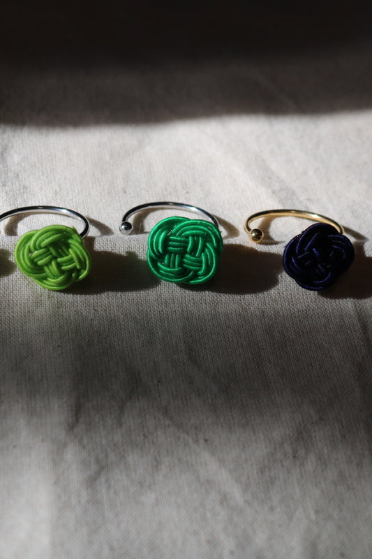 "Nanohanamusubi" ring - Studio Mururu